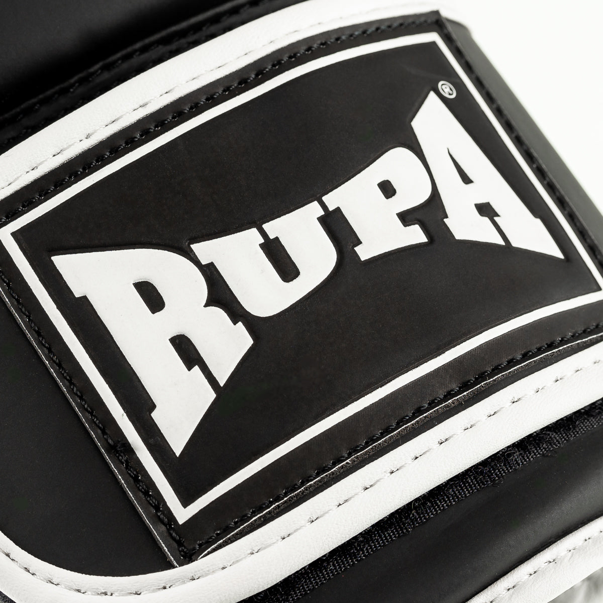 RUPA Jaro I Jet Black / White I Boxing gloves