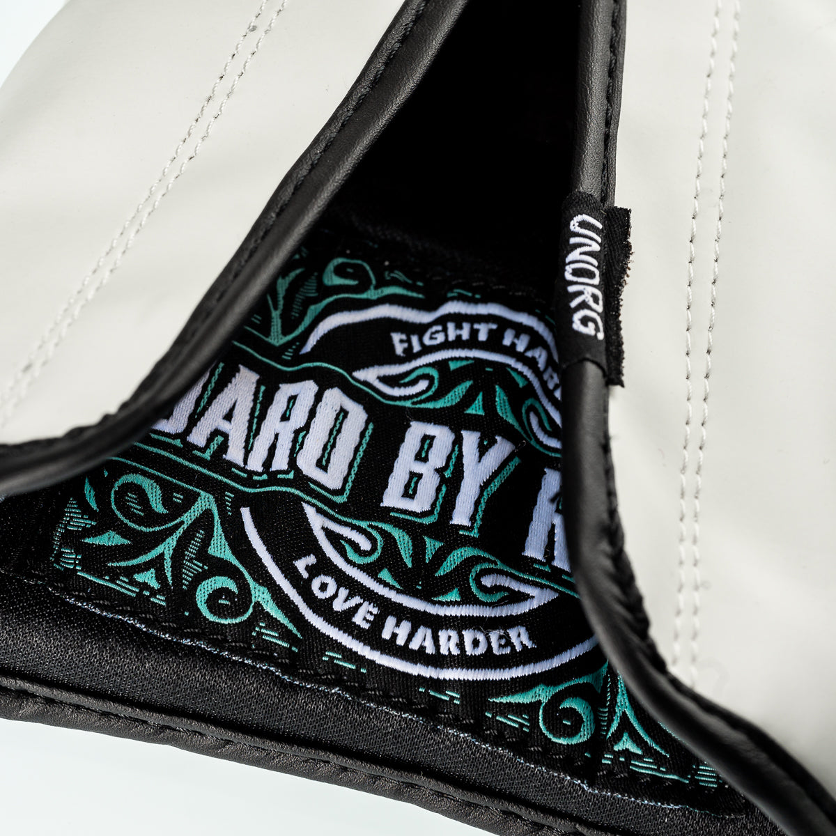 RUPA Jaro I Bright White - Black | Boxing Gloves