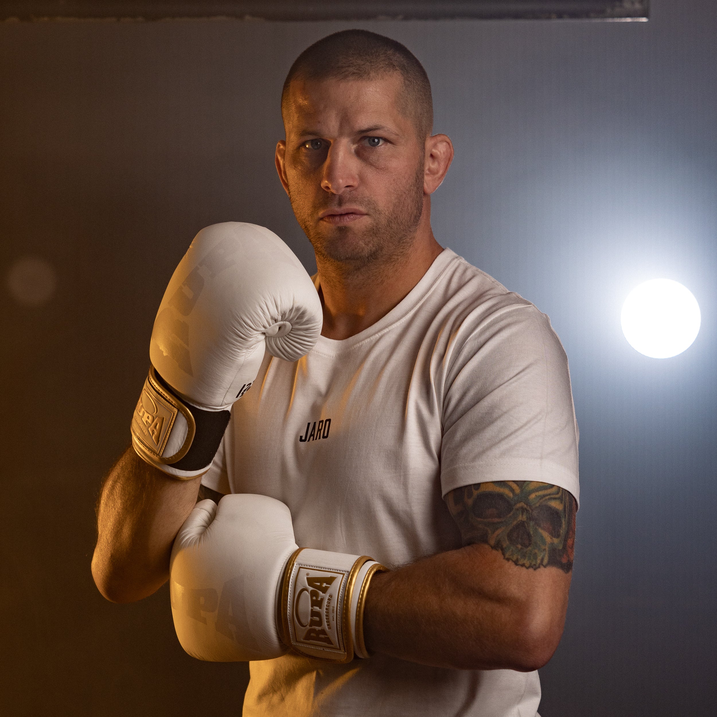 RUPA 1231 I Bright White / Gold | Boxing Gloves